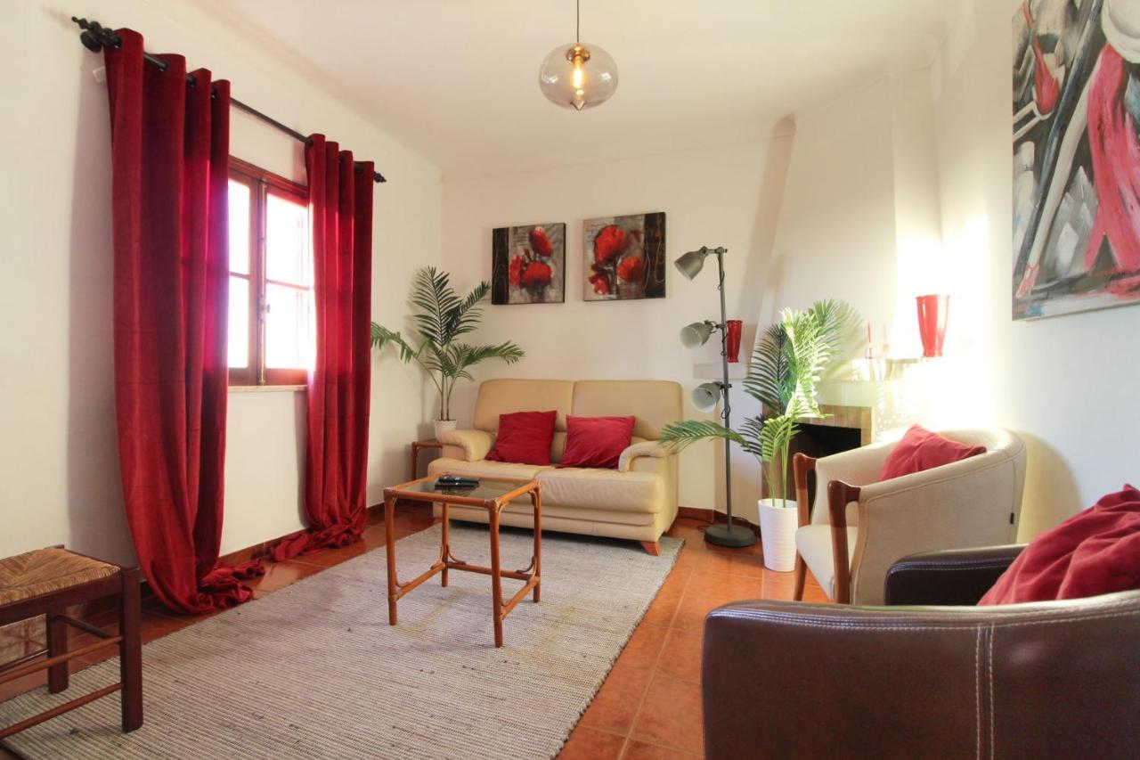 Casa Papoila T1 com terraço - Bed and Breakfast