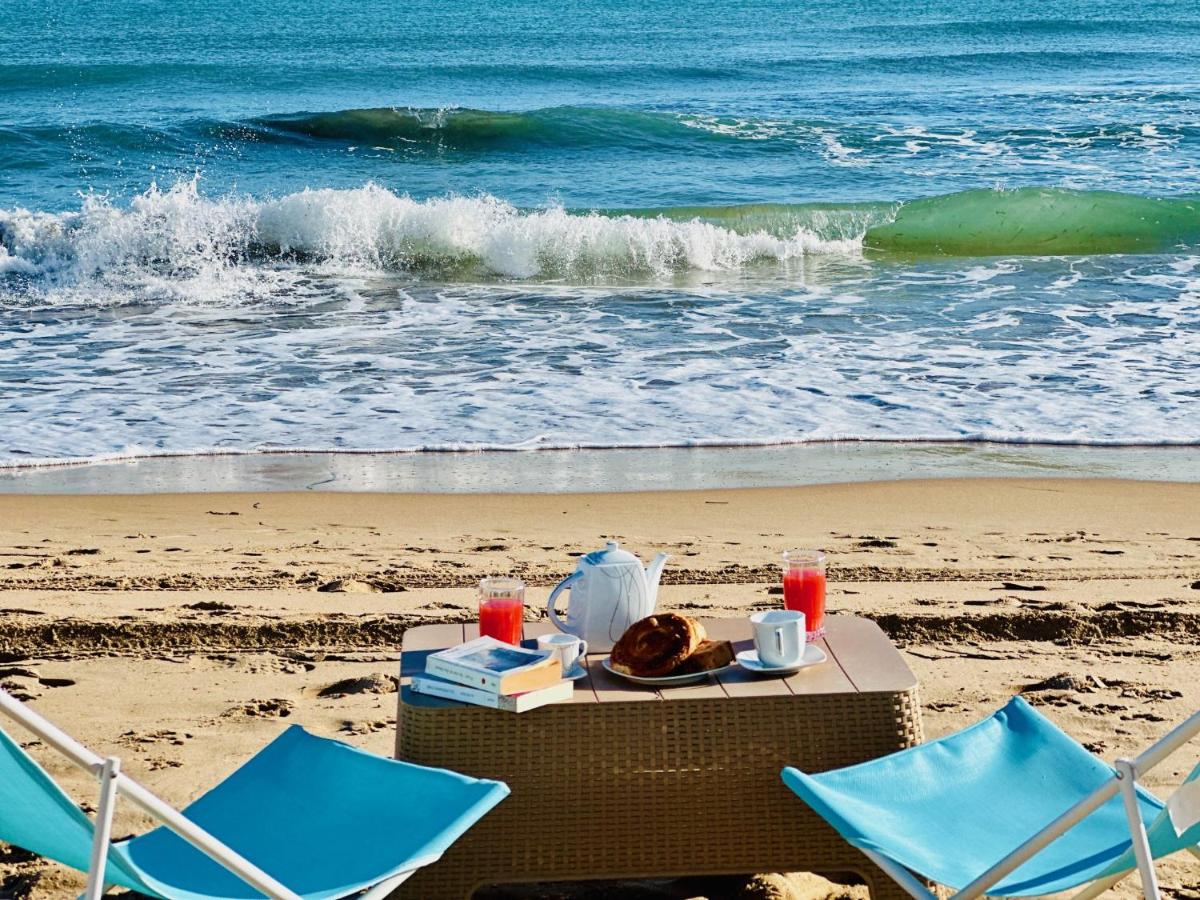 Romantic 2 Bedroom with Private Direct Beach Access La Marsa - B&B Tunis