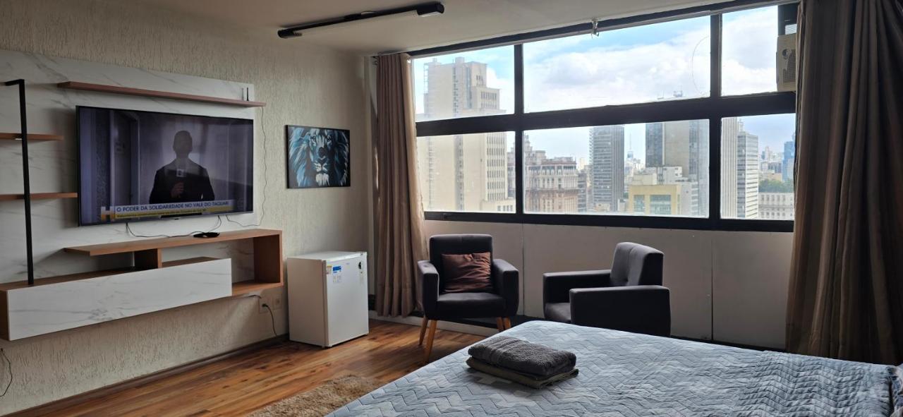 One-Bedroom Apartment with City View
