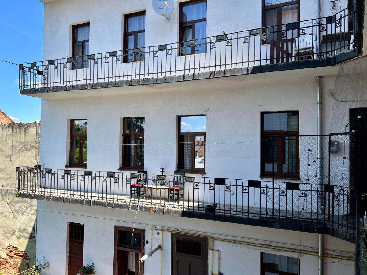 Classic Love Story in Old Cluj II - Chambres d’hôtes