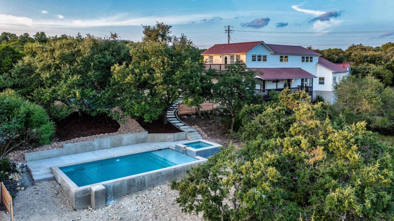 Sleeps 20 Private Pool Backyard Luxurious Home - B&B Bee Cave
