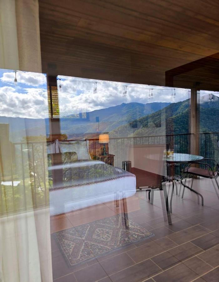 Bosque Tapantí, cerca del PN Tapantí en Orosí, Cartago, Costa Rica - Chambres d'hôtes Purisil