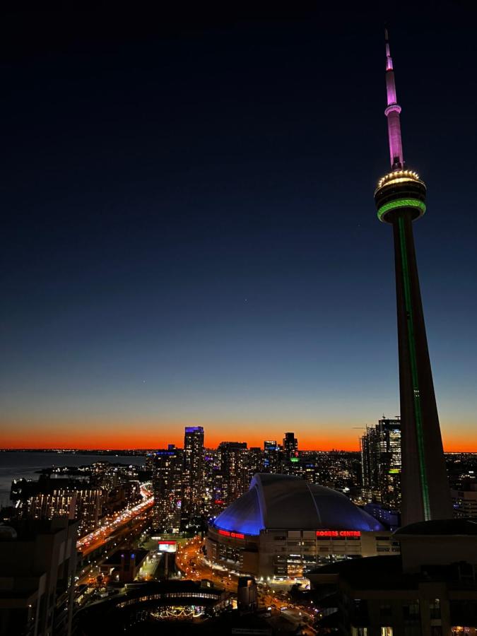 Luxury 2BR 2Bath Condo with Parking and Balcony - Ferienwohnung Toronto