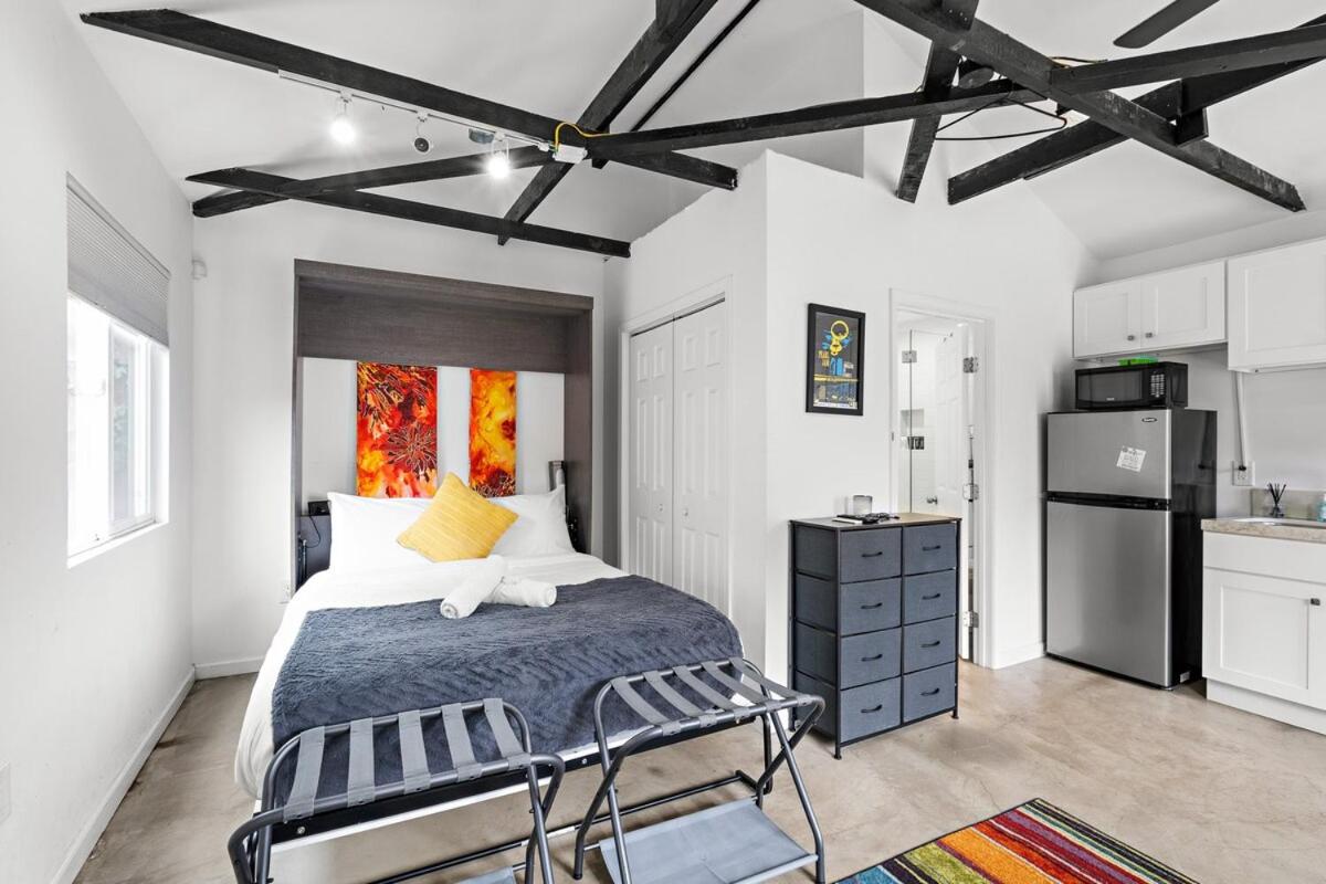 Private Guest Suite Beverly Hills Adj - B&B Los Angeles