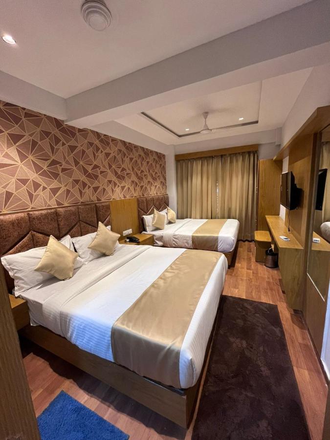 Deluxe Doppelzimmer (2 Erwachsene & 1 Kind)
