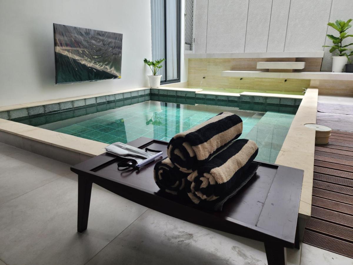 Kyoto House - Kota Baru Parahyangan, with Indoor Warm Water Pool, Onsen Style, Near Whoosh and Parahyangan Golf - Chambres d'hôtes Padalarang