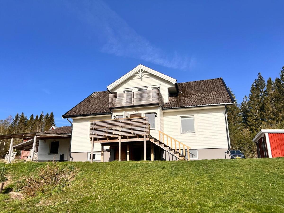 Villa Dalen, Natuurlijk Zweeds! - B&B Säffle