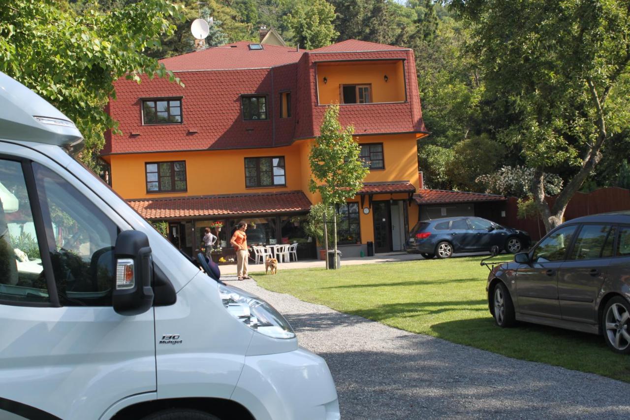 Pension Trojská - Ferienwohnung