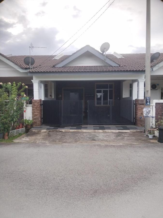 Kenangan Homestay Kemaman - B&B Kampong Chendar