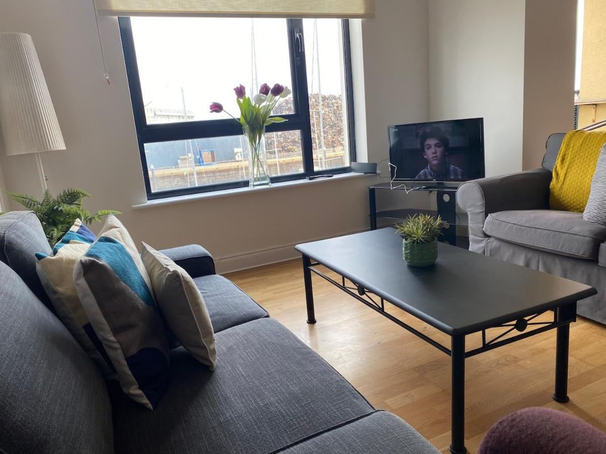 Harbour View Apartment - Two Bed with Parking - Chambres d’hôtes