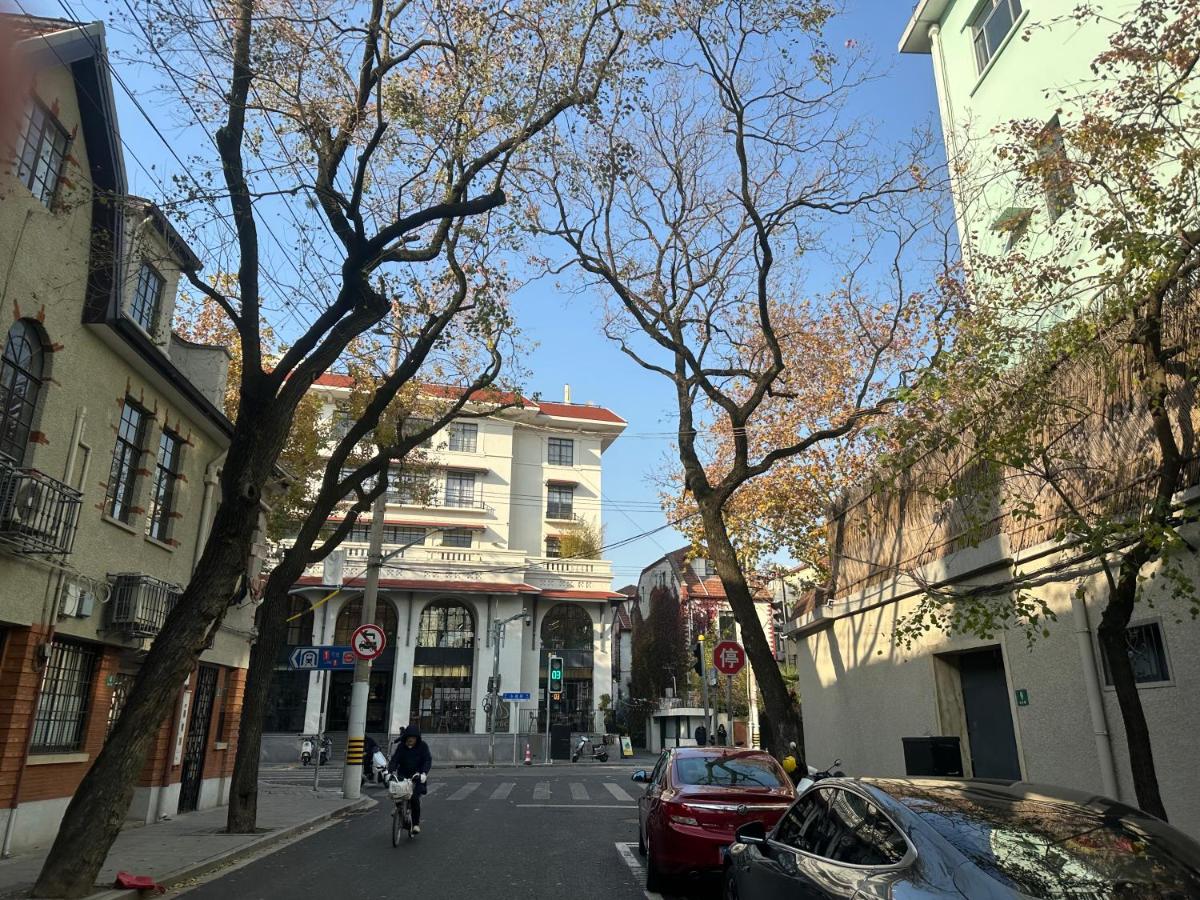 villa with perfect garden in XUHUI nearby art museum - Ferienwohnung Shanghai