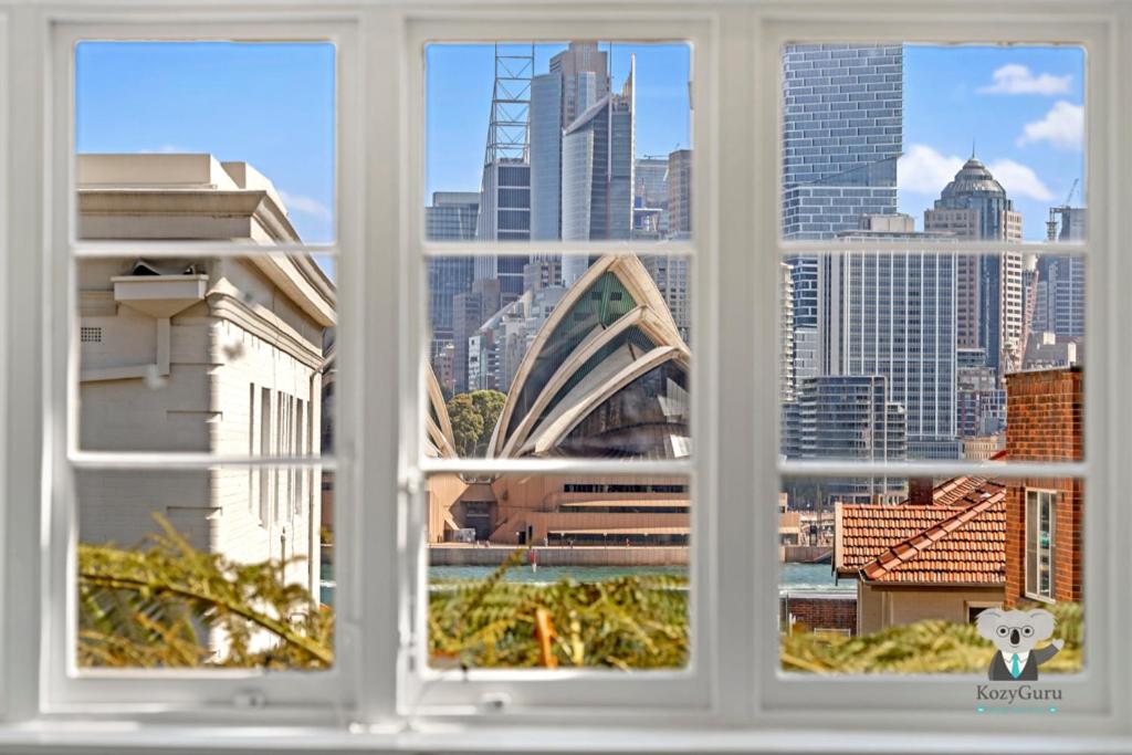 KozyGuru Kirribilli Opera House View 2 Bed Apt - B&B