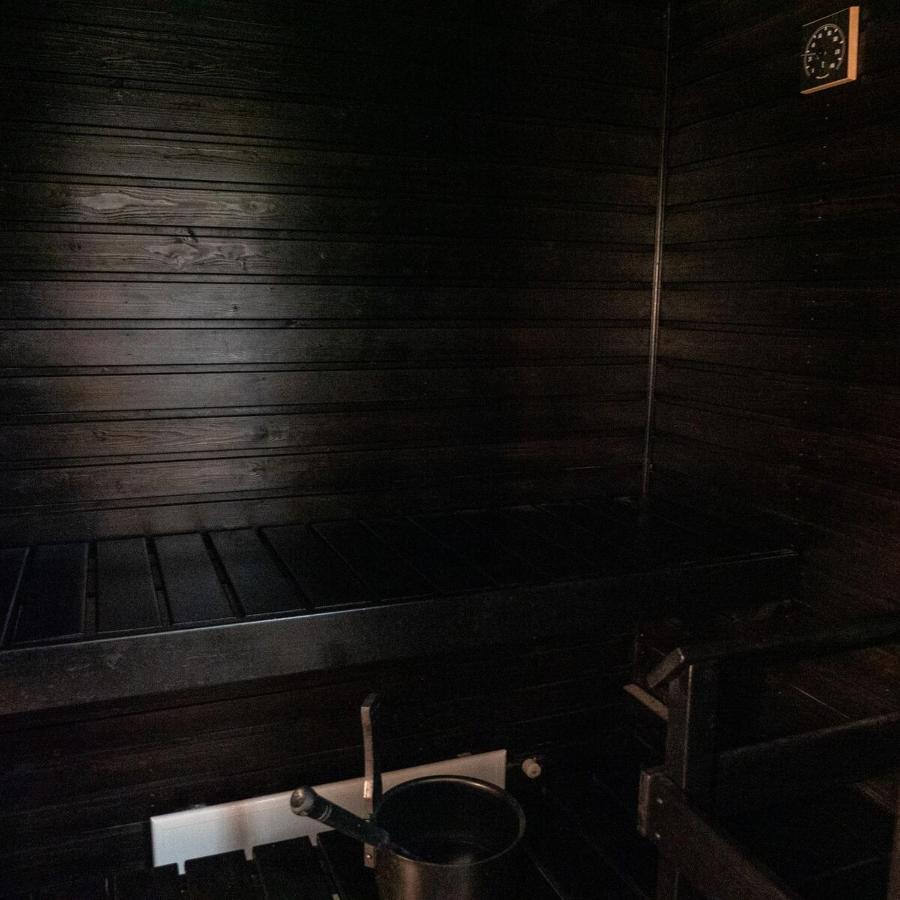 Two-room flat with sauna, glazed balcony and free parking lot - Chambres d’hôtes