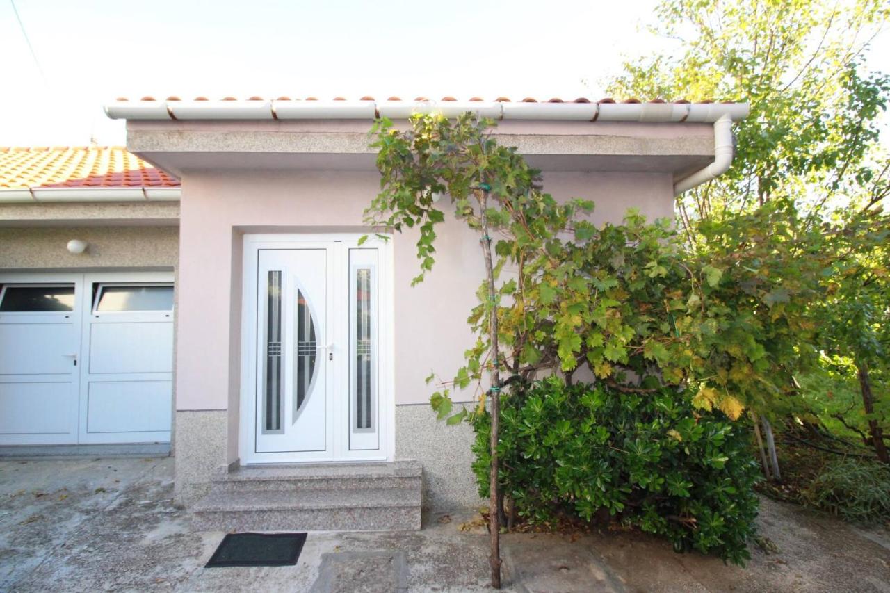 Apartment Gabriela 2 - B&B Baška