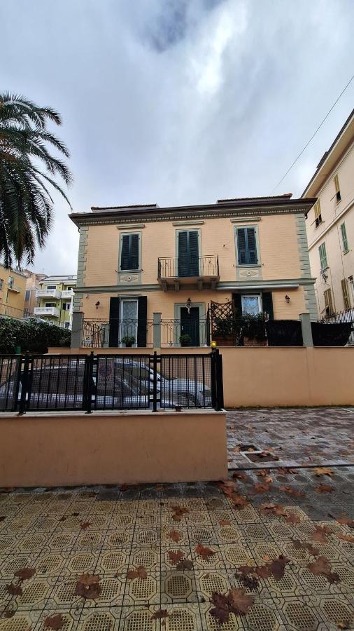 Platani del Corso - Attico con parcheggio privato - Private parking - B&B Sanremo