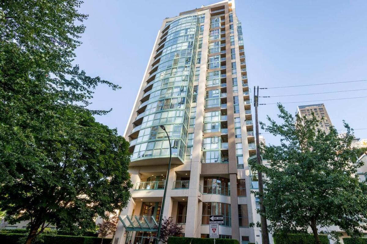 Luxury condo beach side Yaletown - B&B