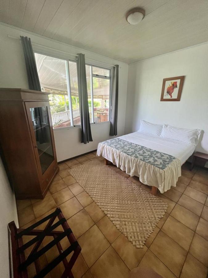 Basic Triple Room with Shared Bathroom