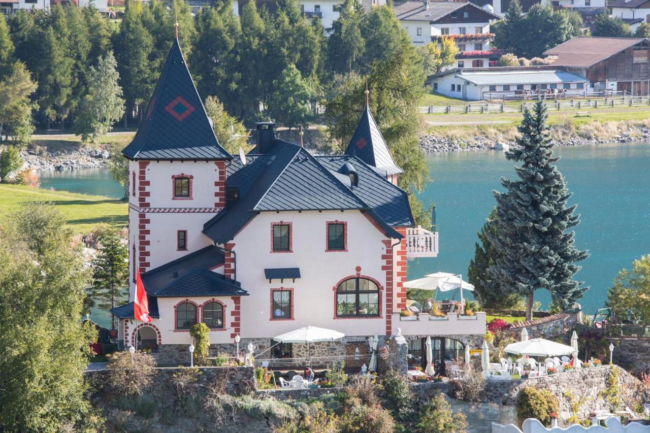 B&B Resia - Hotel Schloesschen am See - Bed and Breakfast Resia