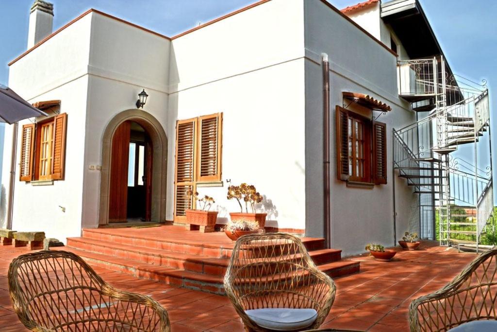 Villa Cresta, private villa with pool - B&B