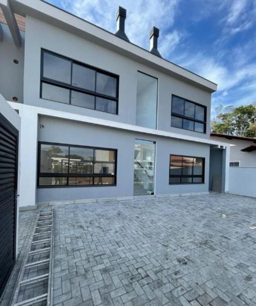 Apartamento em Itajuba - Barra Velha 120m do mar - B&B
