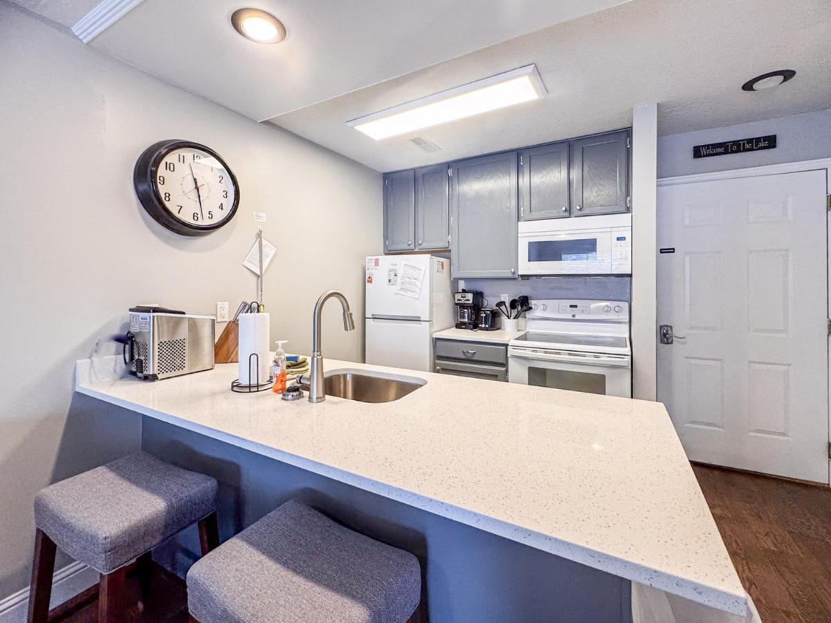 Inn Building Condo 107 - B&B Garden City