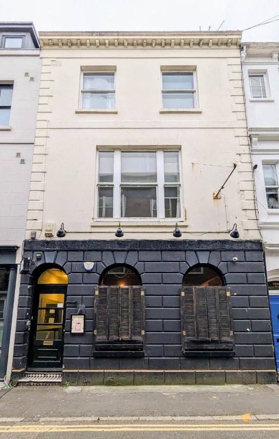 Central studio flat by the sea - Bed and Breakfast The City of Brighton and Hove