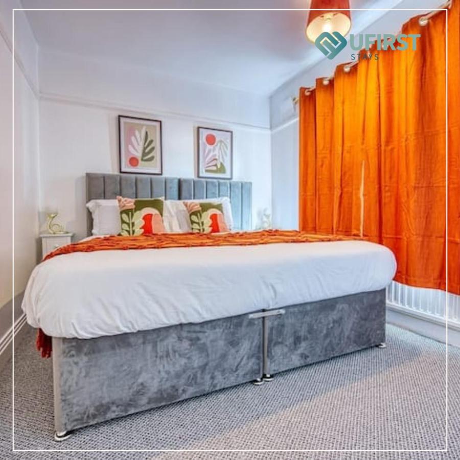 Spacious 8-BR House - Near Sherwood, City Hospital & Nottingham City Centre - Garden - Sleeps 16 - Ferienwohnung Nottingham