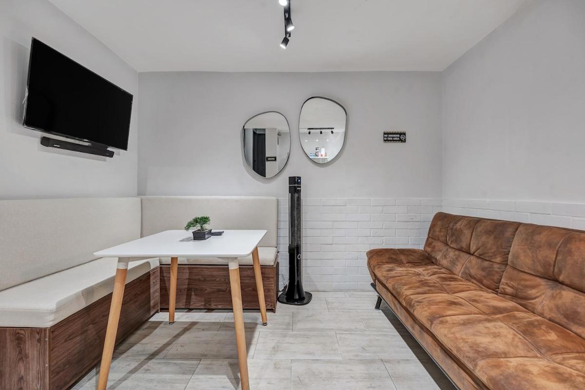 NOWA Gaira Apt Provenza Walkable Area, AC & Balcony facing KarolG club - Chambres d’hôtes Medellín