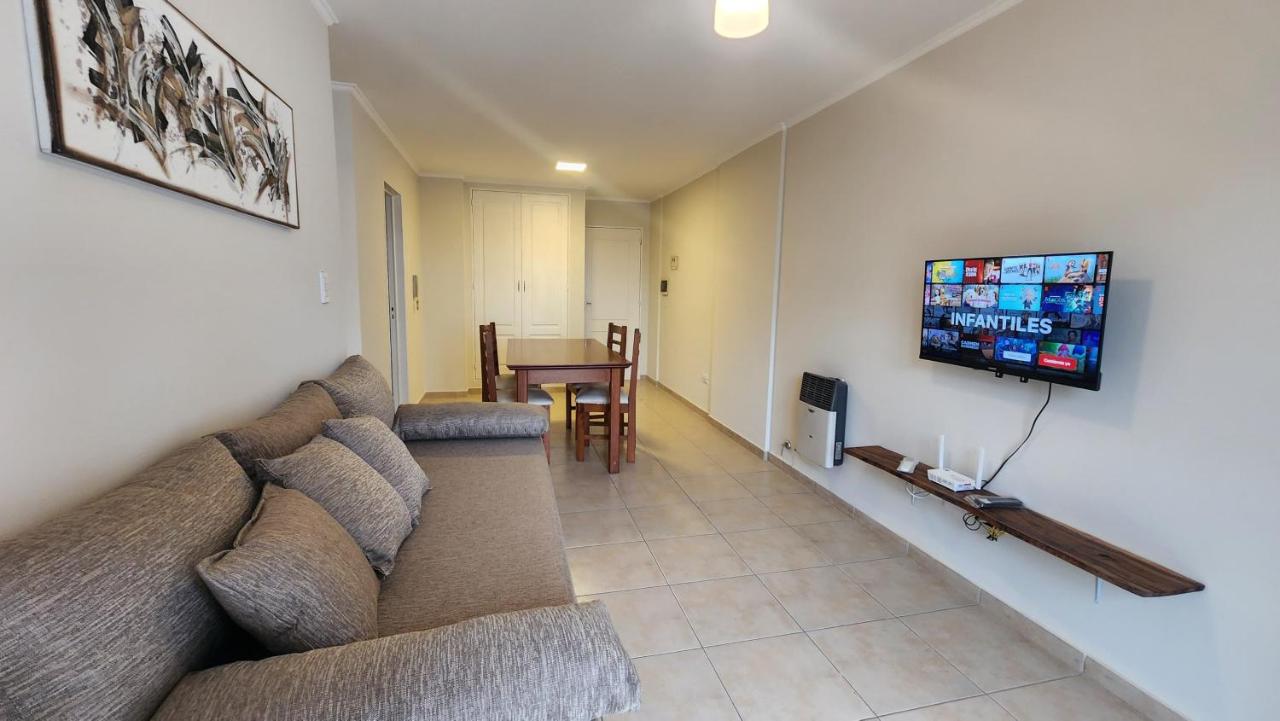 Nazareno depto 1 dormitorio Guemes PAX 4 - B&B