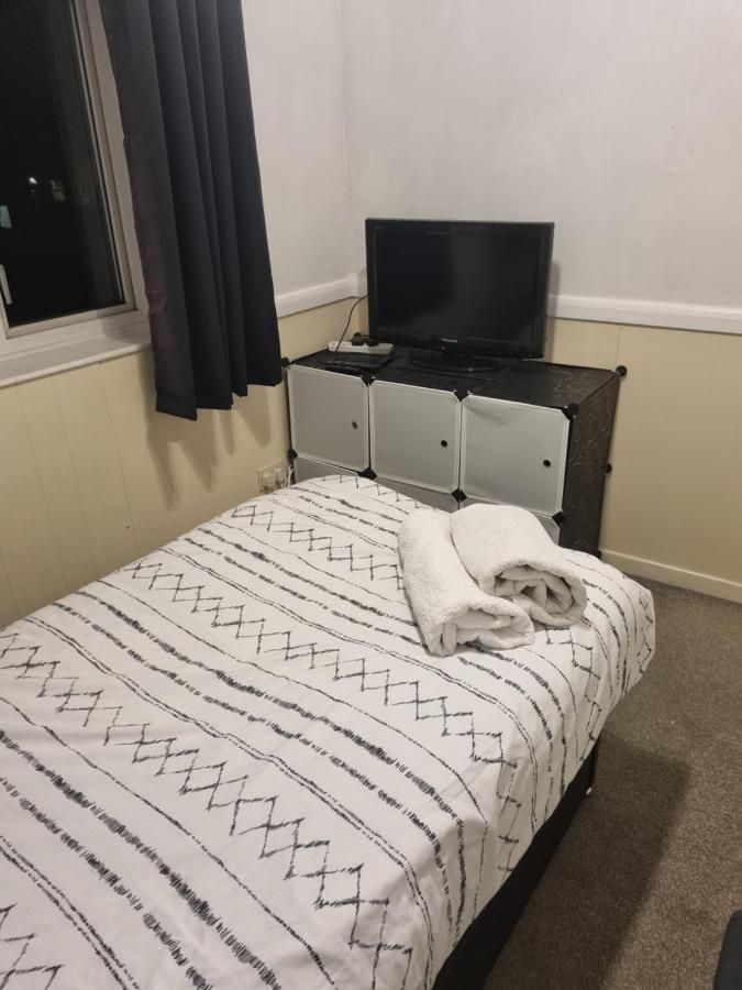 Single Room with Shared Bathroom