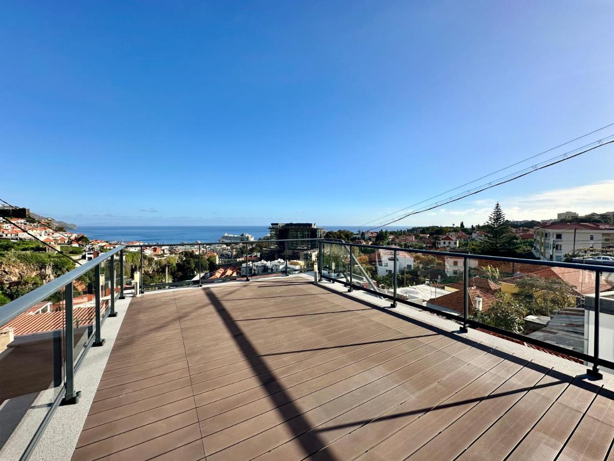 Private Rooftop Sunny Terrace in Funchal - Chambres d’hôtes