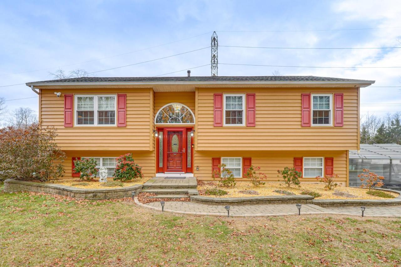 4 Mi to Hudson River Cozy Newburgh Home! - B&B