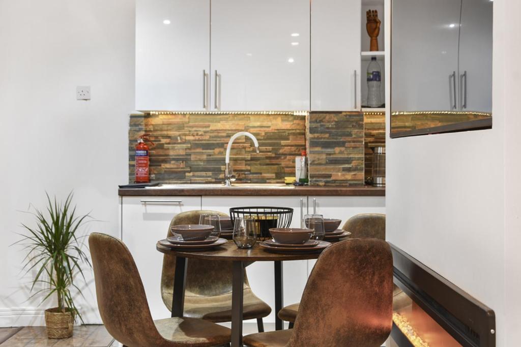 E15Stratford 3bed 2bath plus Parking - Chambres d’hôtes