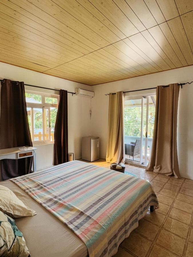 Deluxe Double Room (2 Adults + 1 Child)