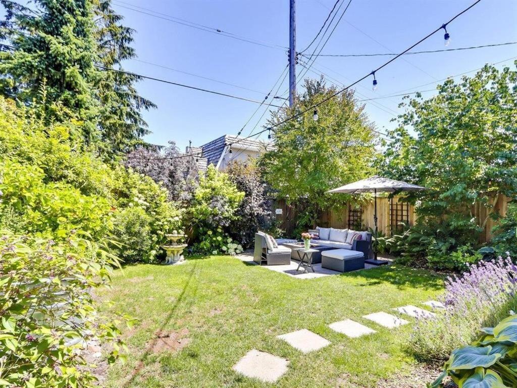 Private Suite With Spacious Yard - B&B
