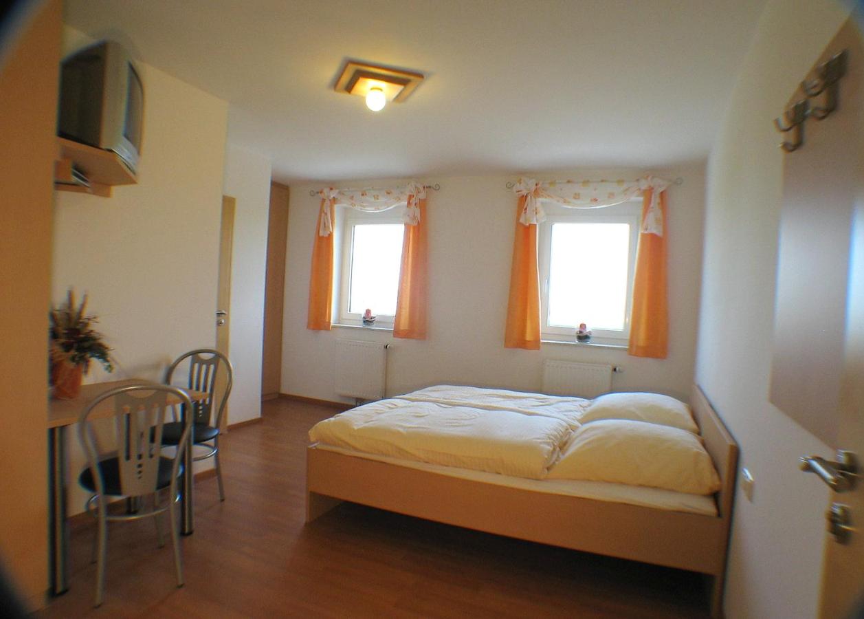 Schirmer`s Hotelino - B&B Röhrmoos