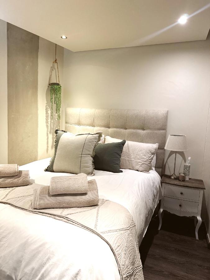 Wild Olive Unit 15 - Bed and Breakfast