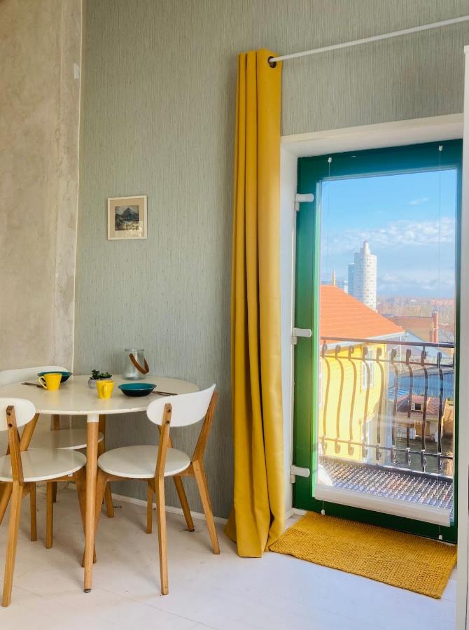 Tower Floor Studio Apartment Tornikorruse stuudiokorter - Chambres d’hôtes