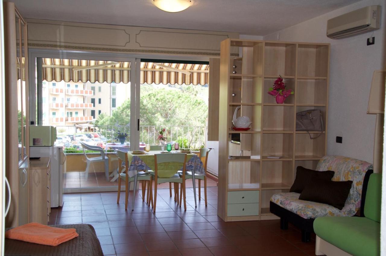 Studio Apartment with One Double Bed