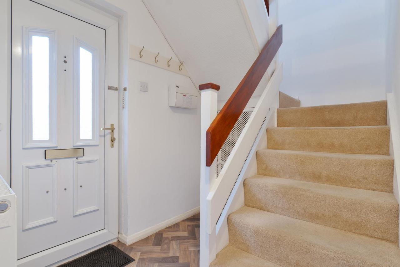 Charming & Spacious City Centre House - Perfect for Family & Contractor - Sleeps 8 - B&B