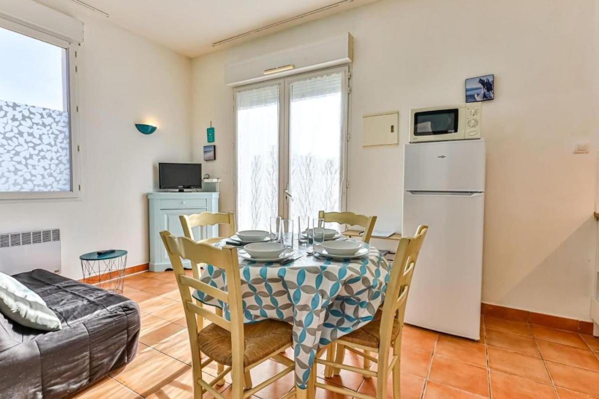 Apartment in residence with swimming pool and beach 200m away - B&B
