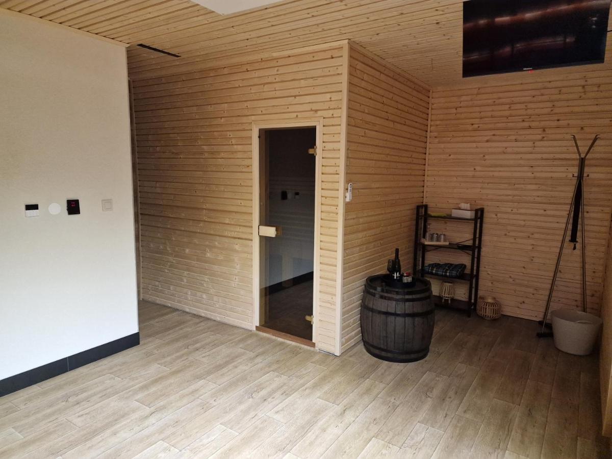 Deluxe Studio