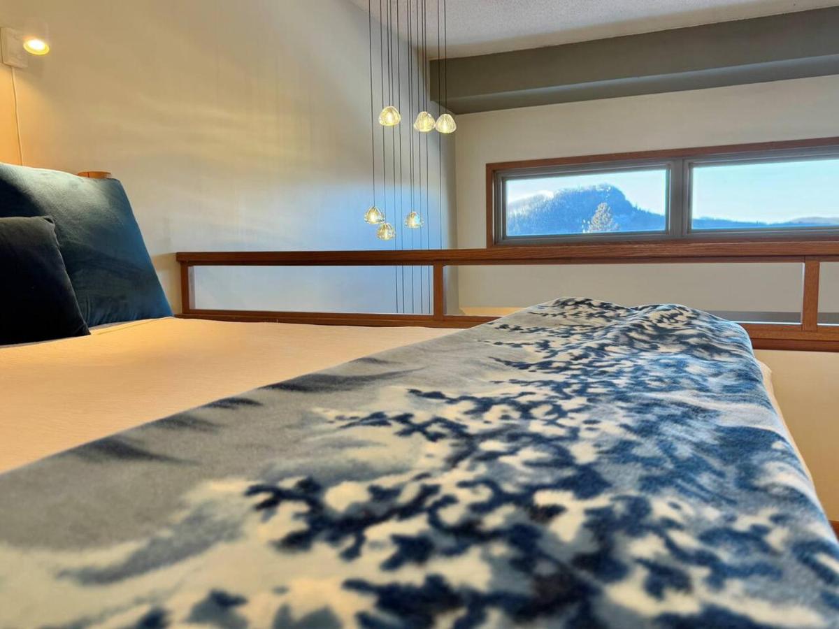 Lutsen Mtn Ski in Ski out Pool Hot Tub Fire Pit - B&B Lutsen