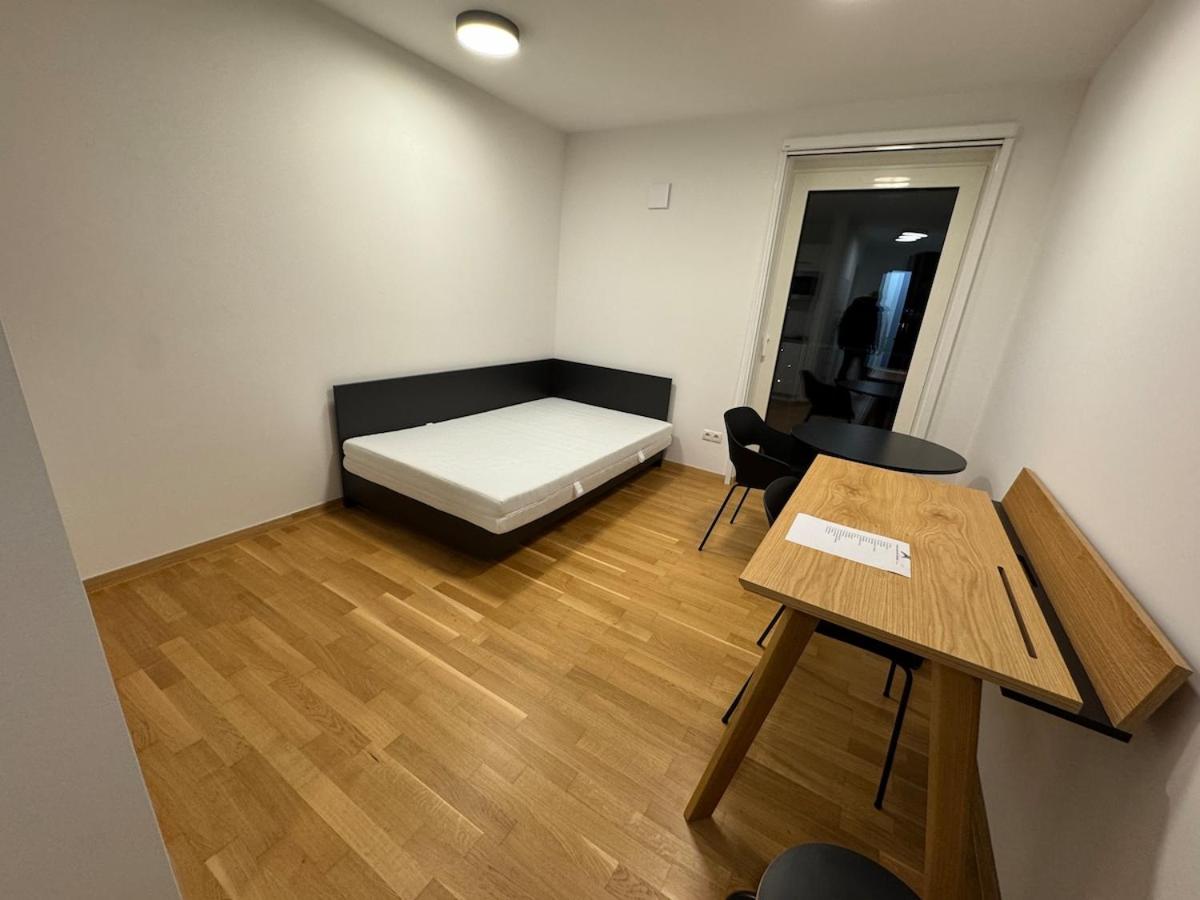 Apartment Innsbrucker Platz 2 - B&B