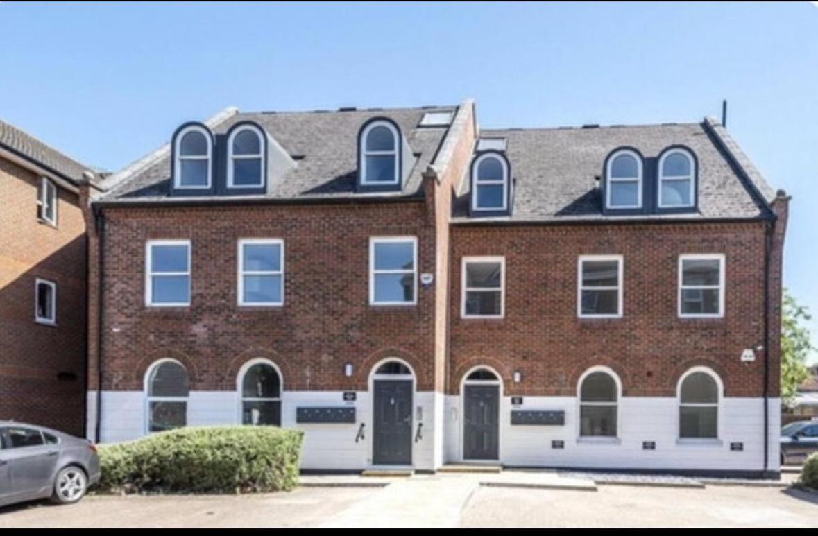 Gogmore Lane - B&B Chertsey