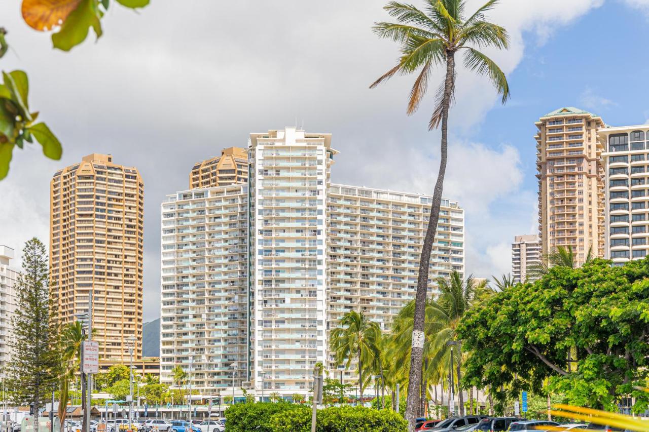 Waikiki City View at the Ilikai, Close to Beach - B&B Honolulu
