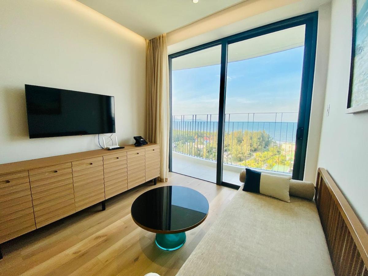 Coastal Apt Panoramic Oceanview Free Swimmingpool - Chambres d’hôtes Hà My Tây