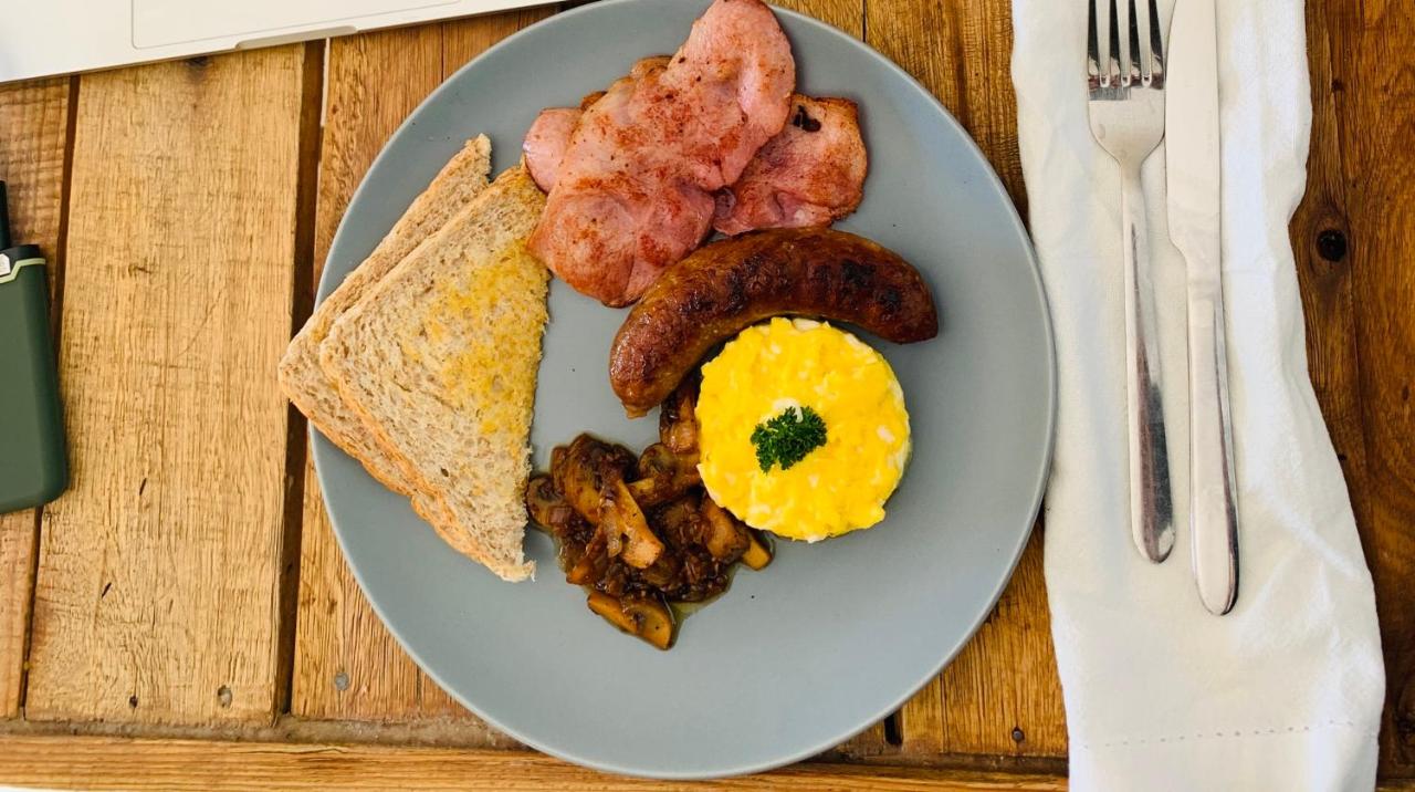 The Mon - B&B Maseru