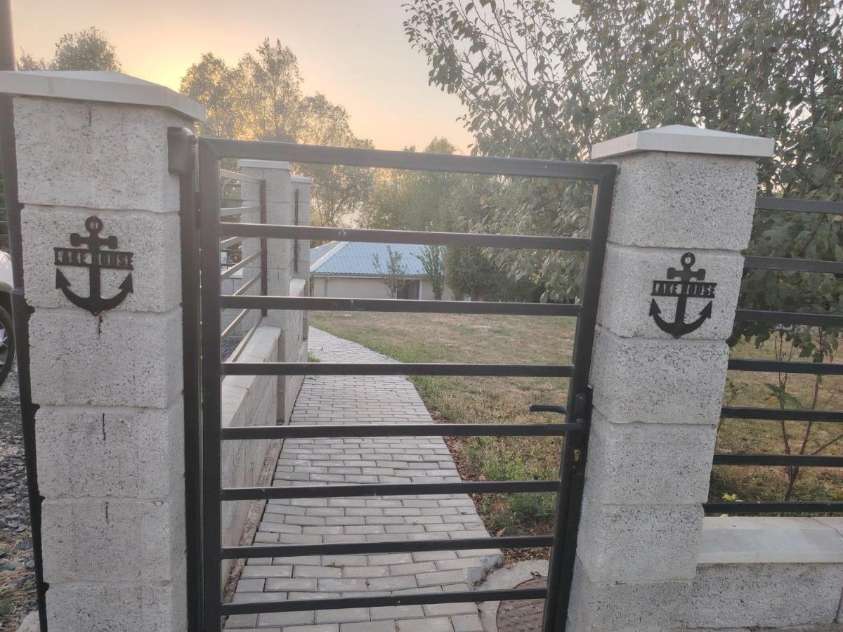 Lake House Surduc - Ferienwohnung Fârdea