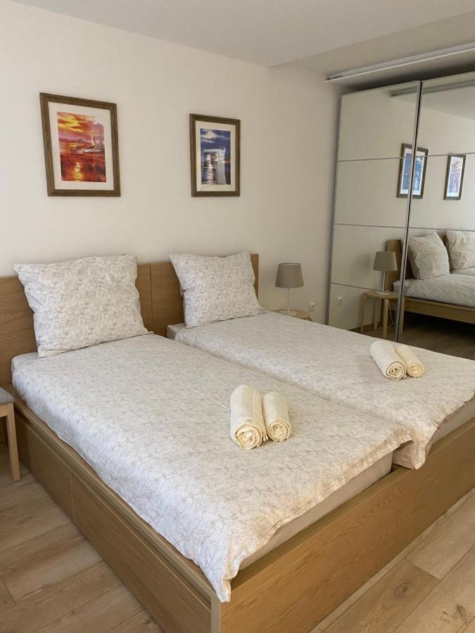 One-Bedroom Apartment with Garden View